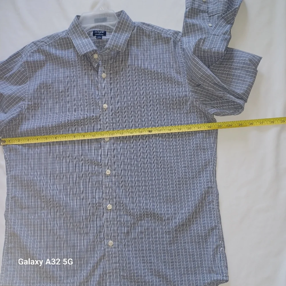 J. Crew Men's Size L  Gray Patterned Button Down Shirt